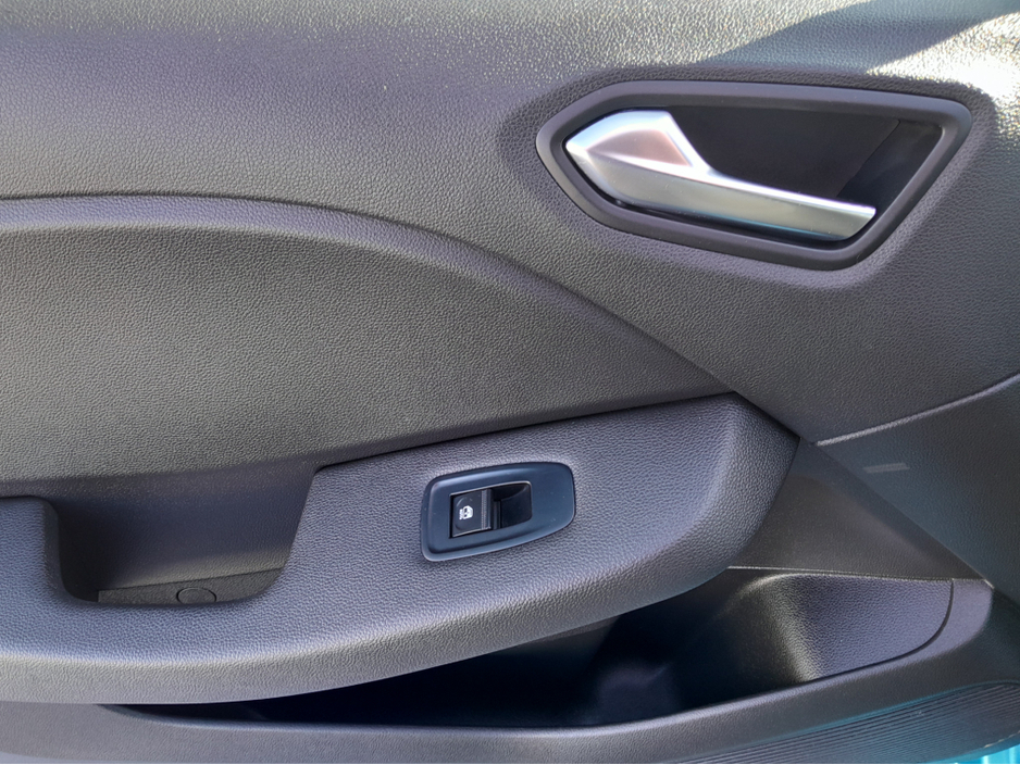 2022 Renault Clio - image 20