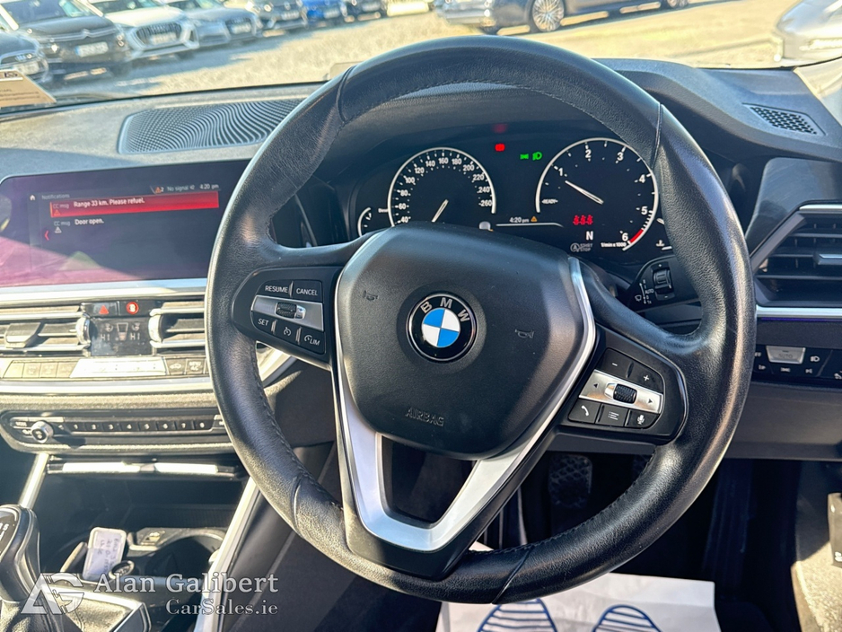 2020 BMW 3 Series - image 9