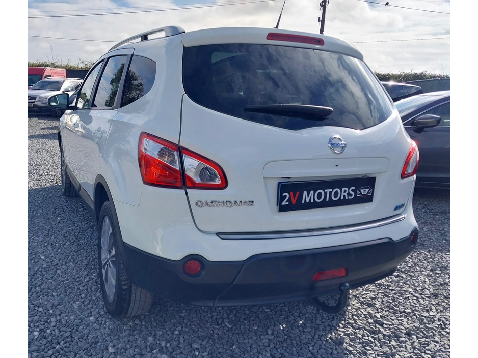 2012 Nissan Qashqai - image 4