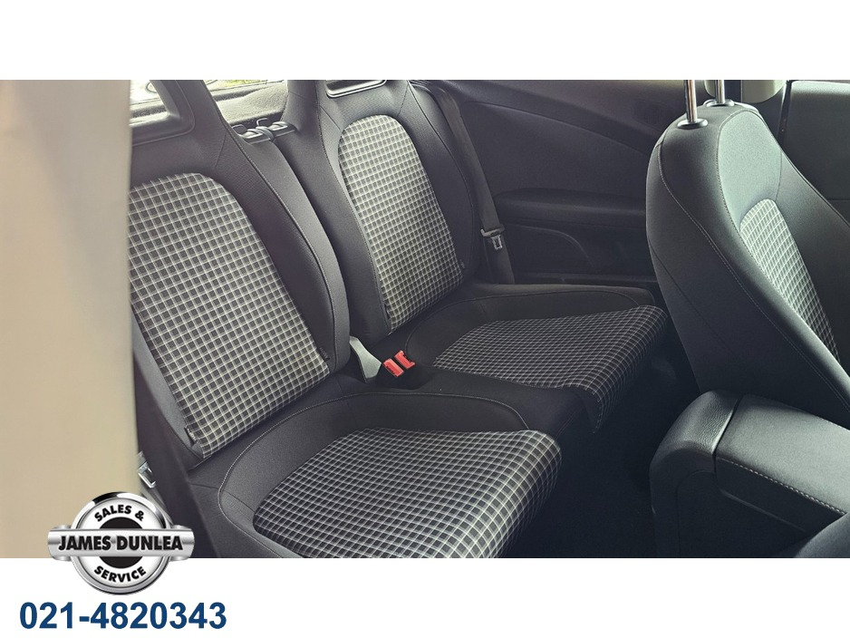 2016 Volkswagen Scirocco - image 10