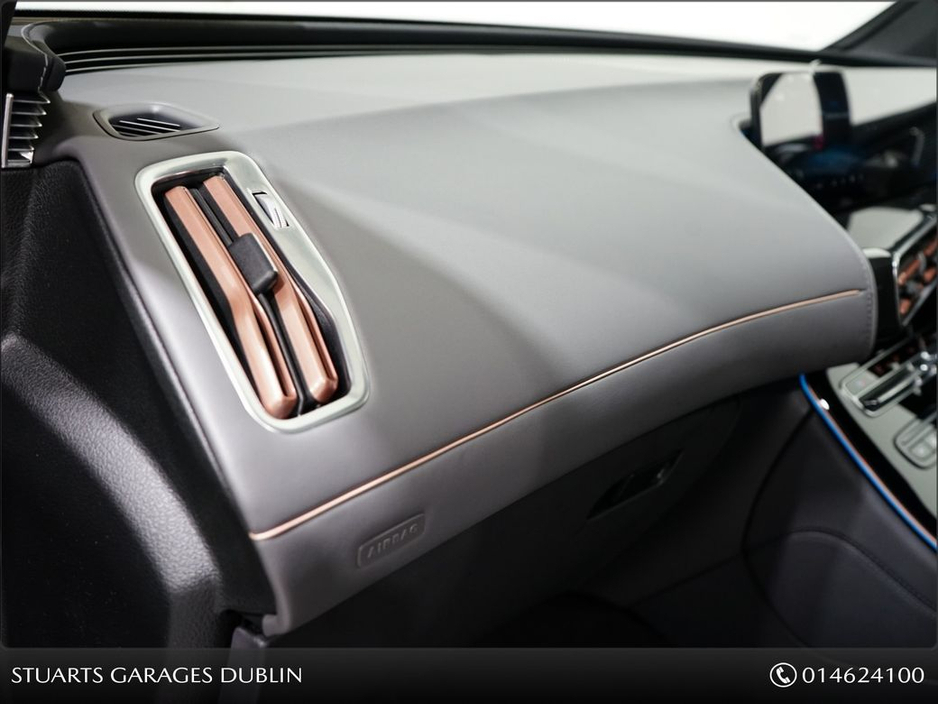 2023 Mercedes-Benz EQC EQC 400 AMG LINE: SELENITE GREY METALLIC WITH BLACK LEATHER, SUNROOF, 21” DIAMOND CUT TURBINE ALLOYS, SIDE RUNNING BOARDS, KEYLESS ENTRY €44,945