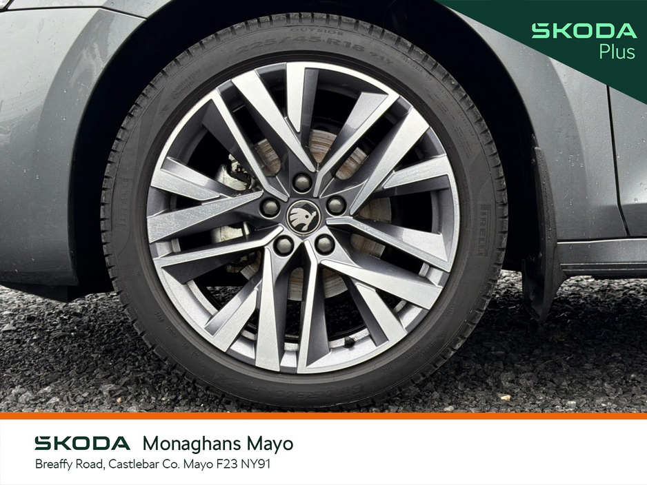 2025 Skoda Octavia - image 9