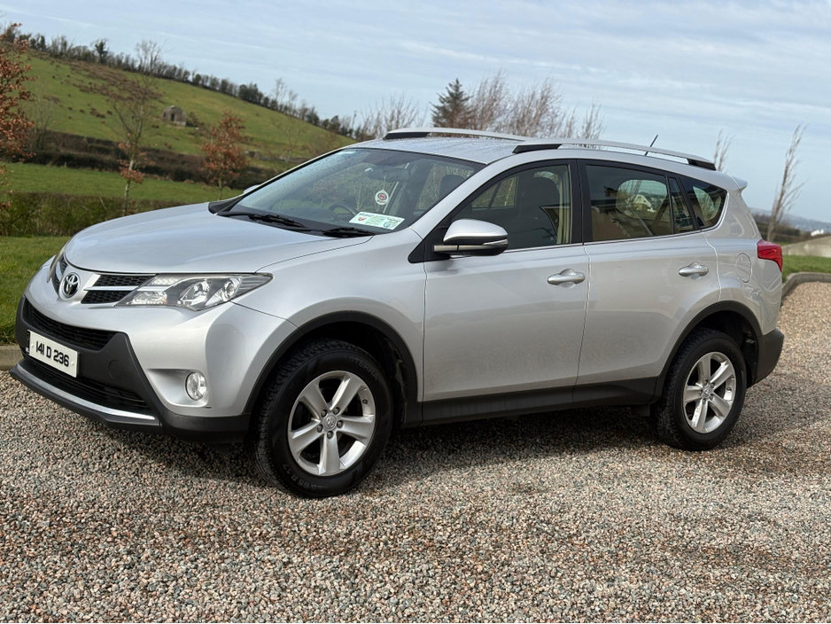 2014 Toyota Rav4 - image 2