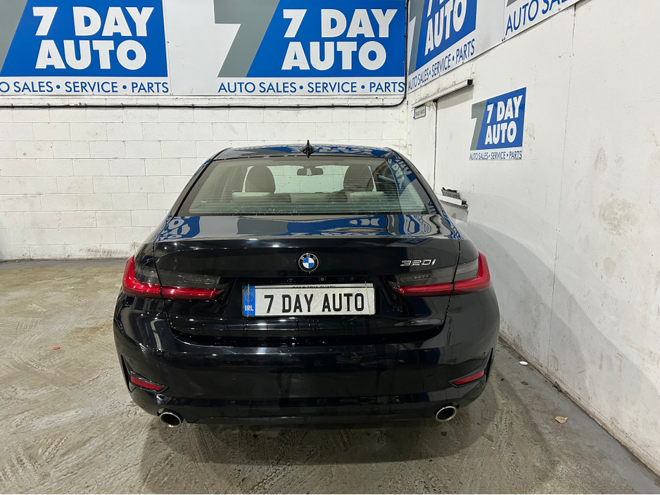 2019 BMW 3 Series - image 6