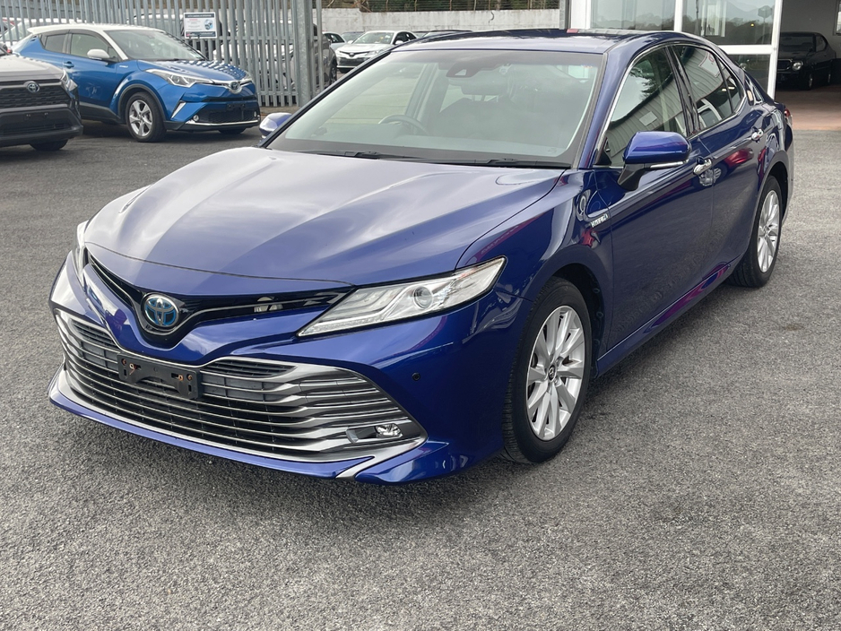 2017 Toyota Camry - image 3