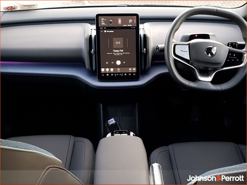 2025 Volvo EX30 69 kWh 272bhp Extended Range PLus €40,900