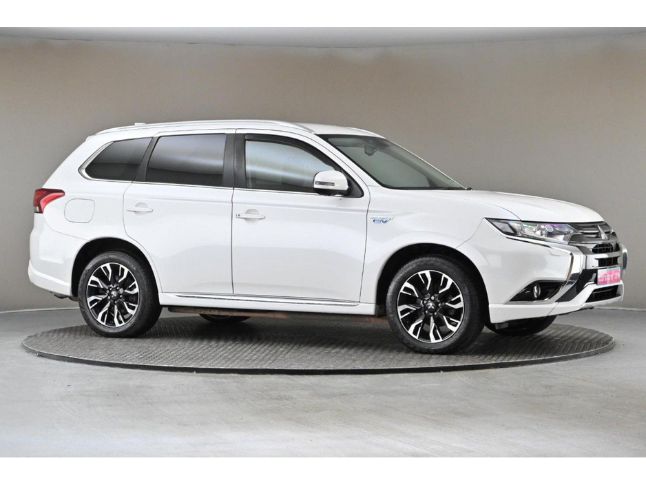 2018 Mitsubishi Outlander - image 12