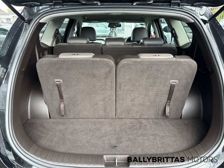 2019 Hyundai Santa Fe - image 9