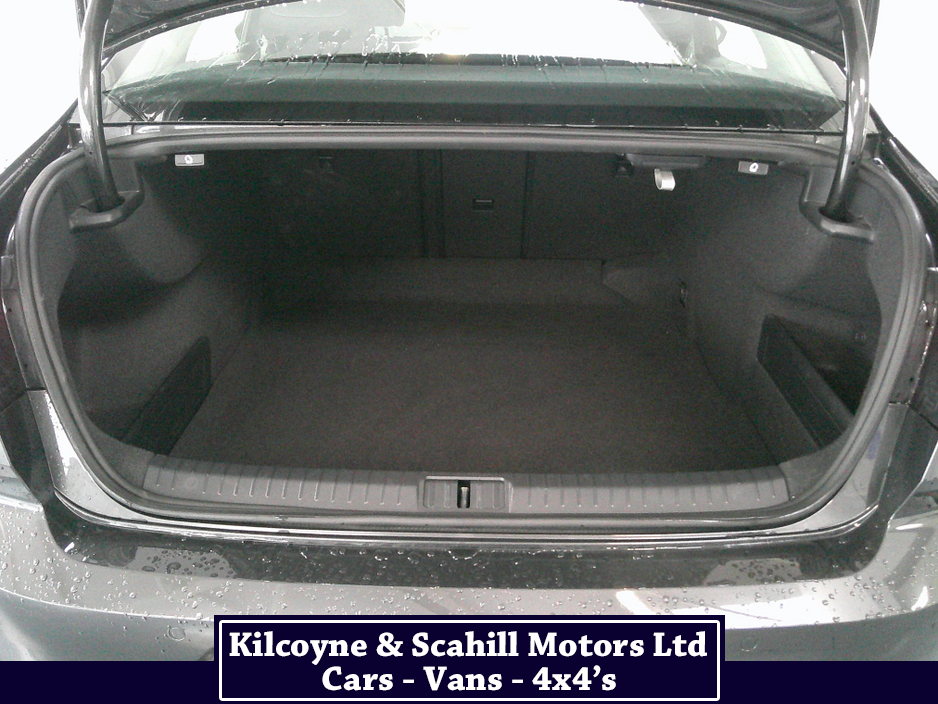 2020 Volkswagen Passat - image 21