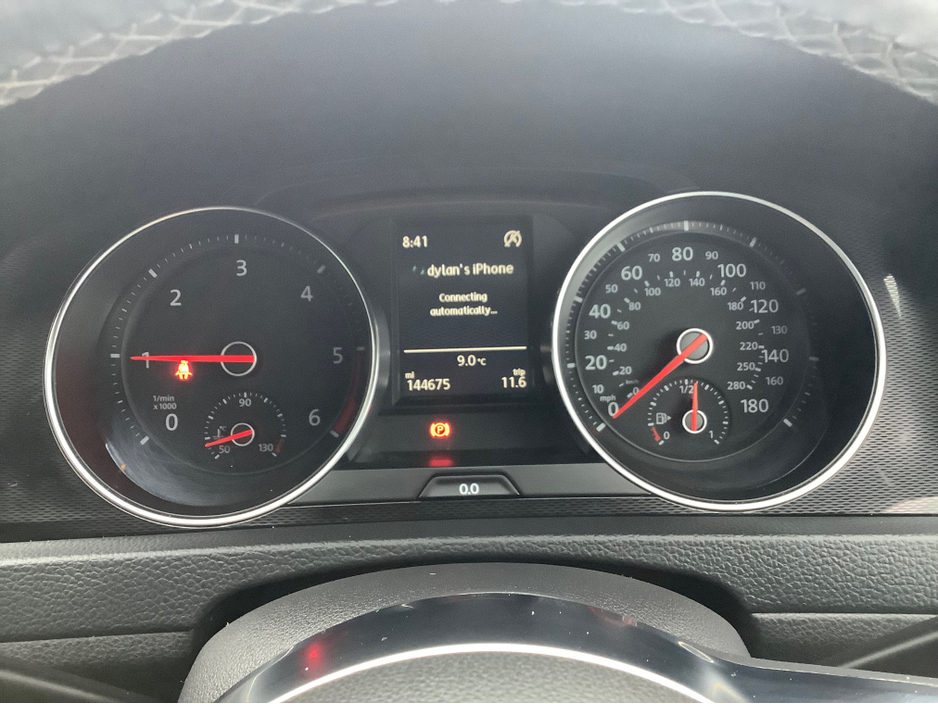 2014 Volkswagen Golf - image 27