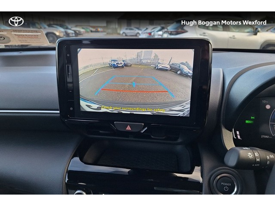 2025 Toyota Yaris Cross CROSS LUNA HYBRID €30,995