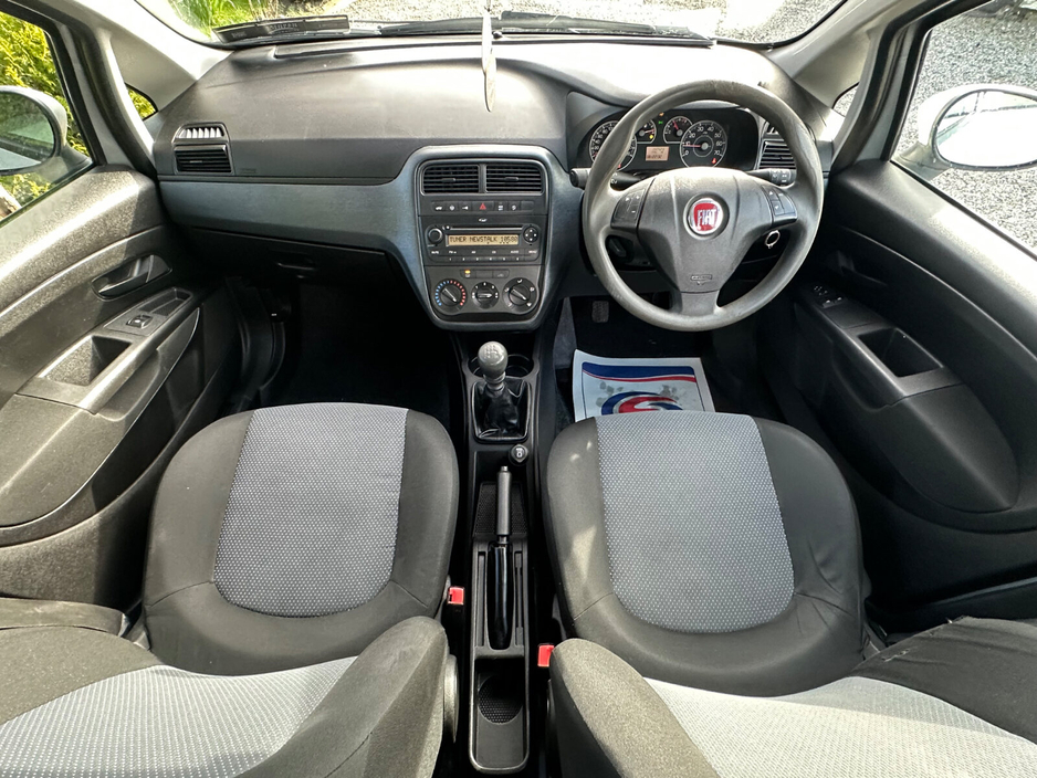 2012 Fiat Punto - image 7