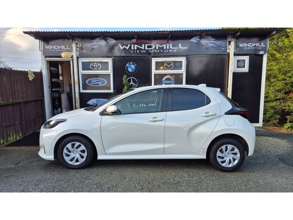 2020 Toyota Yaris Hybrid X Pack Automatic €14,950
