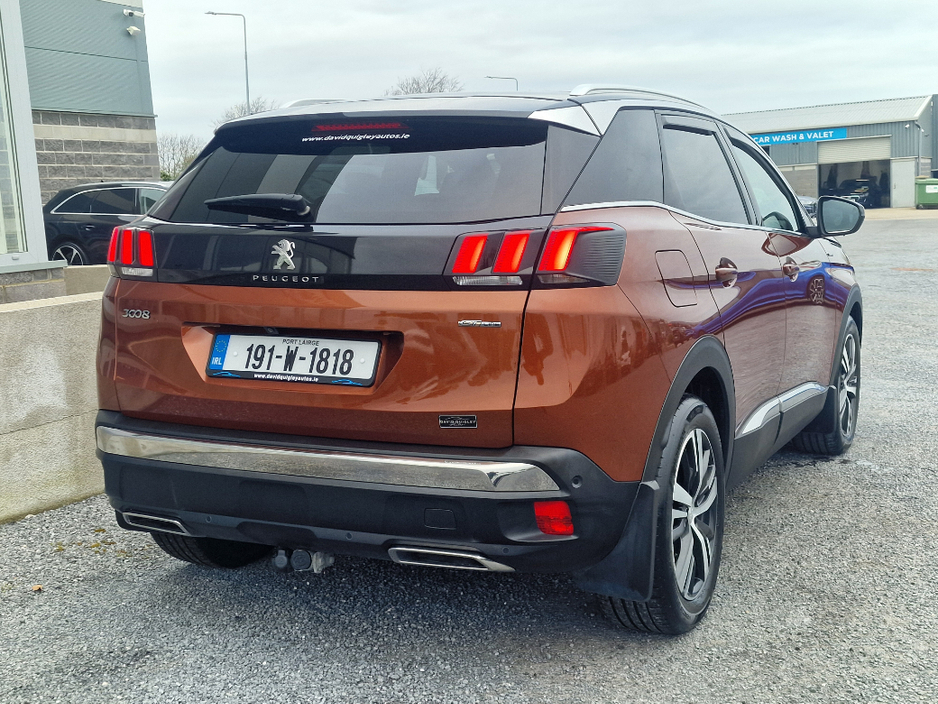 2019 Peugeot 3008 - image 3