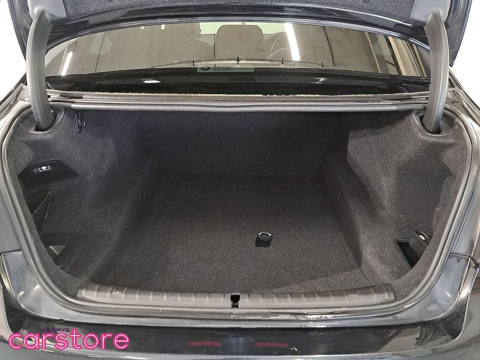 2017 BMW 5 Series - image 18