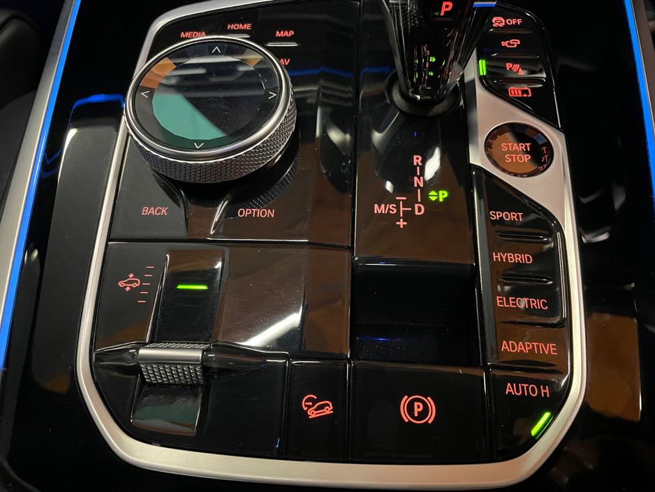 2022 BMW X5 xDrive45e M Sport €43,900