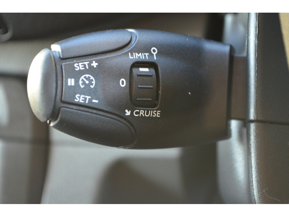 2022 Opel Vivaro L2H1-1.5 100PS-6SP MAN 100PS-DIE-6SP 5DR €18,995