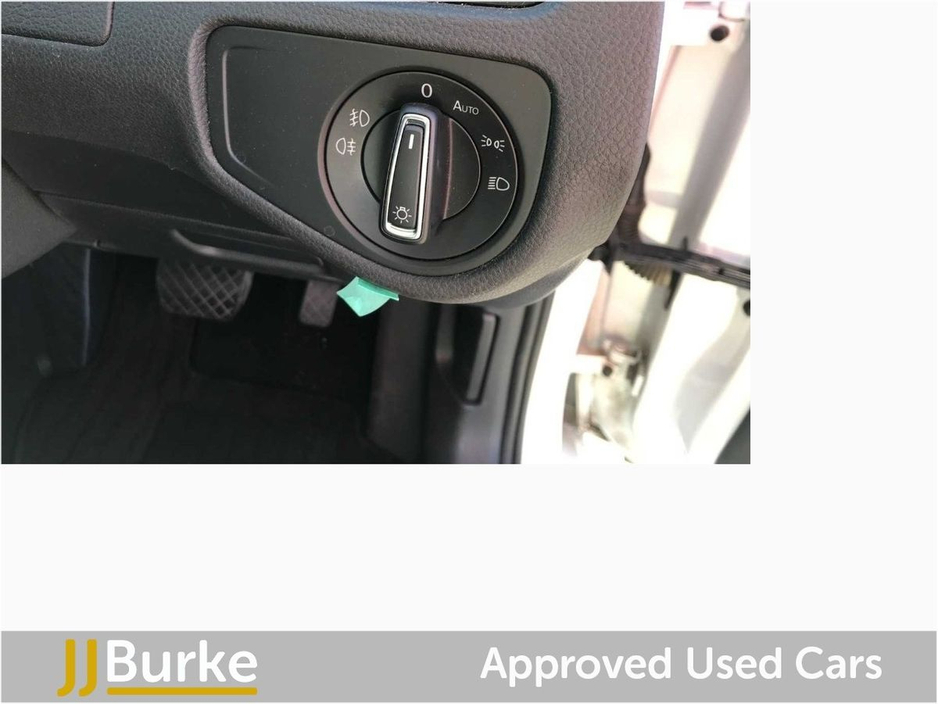 2020 Volkswagen Golf - image 28