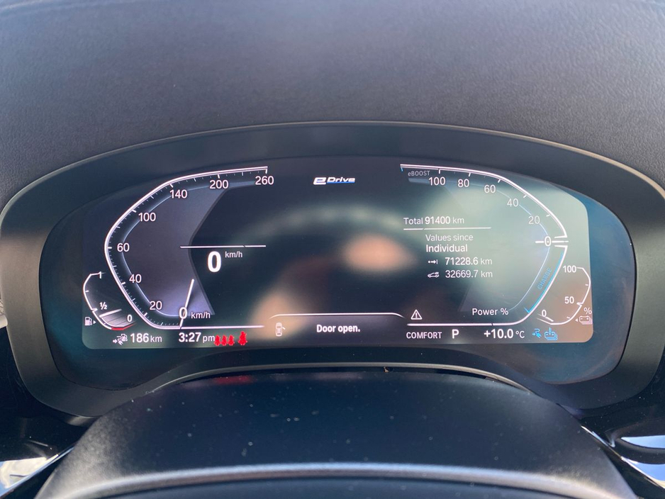 2020 BMW 5 Series - image 10