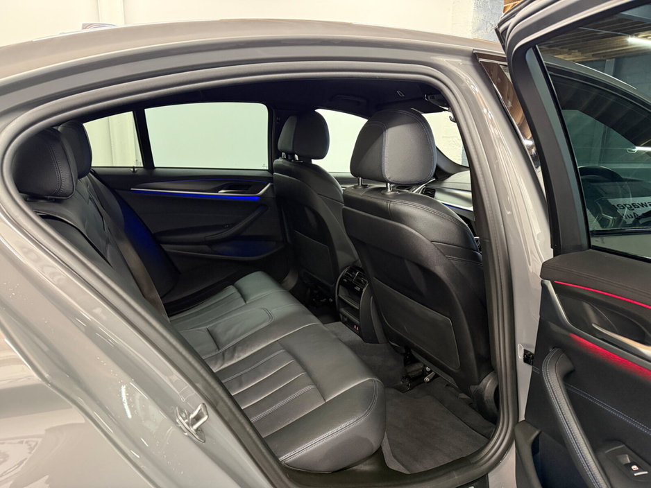 2021 BMW 5 Series - image 9