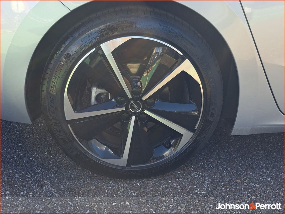 2025 Opel Astra Elegance 1.2 130hp 6-speed manual MY25 €33,900