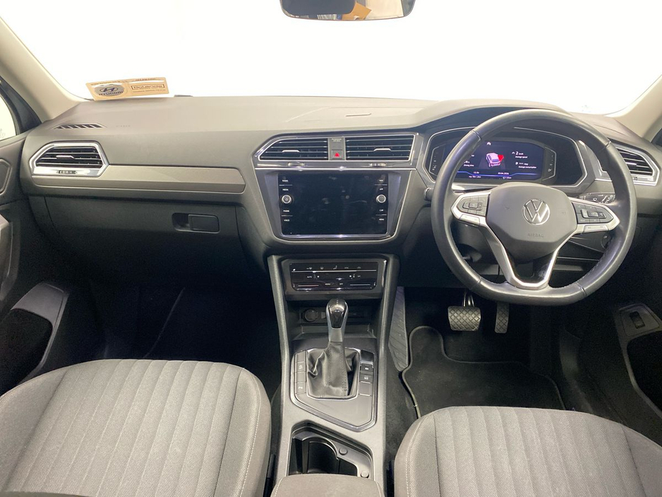 2024 Volkswagen Tiguan - image 25