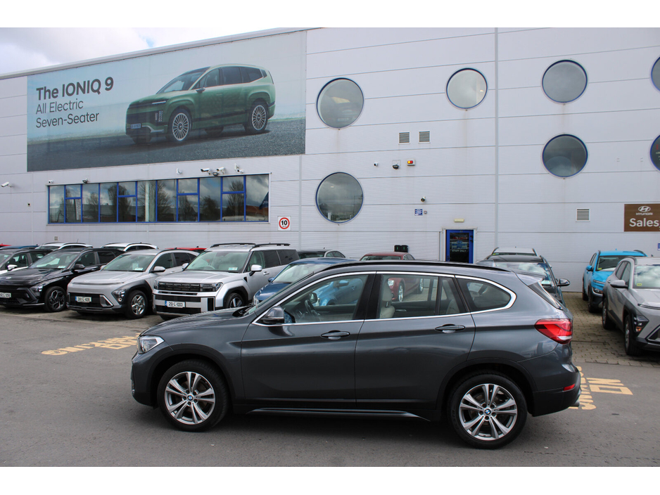 2020 BMW X1 - image 2