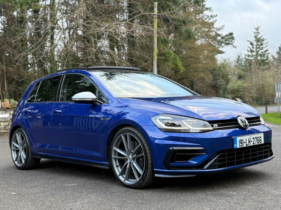 2019 Volkswagen Golf - image 2