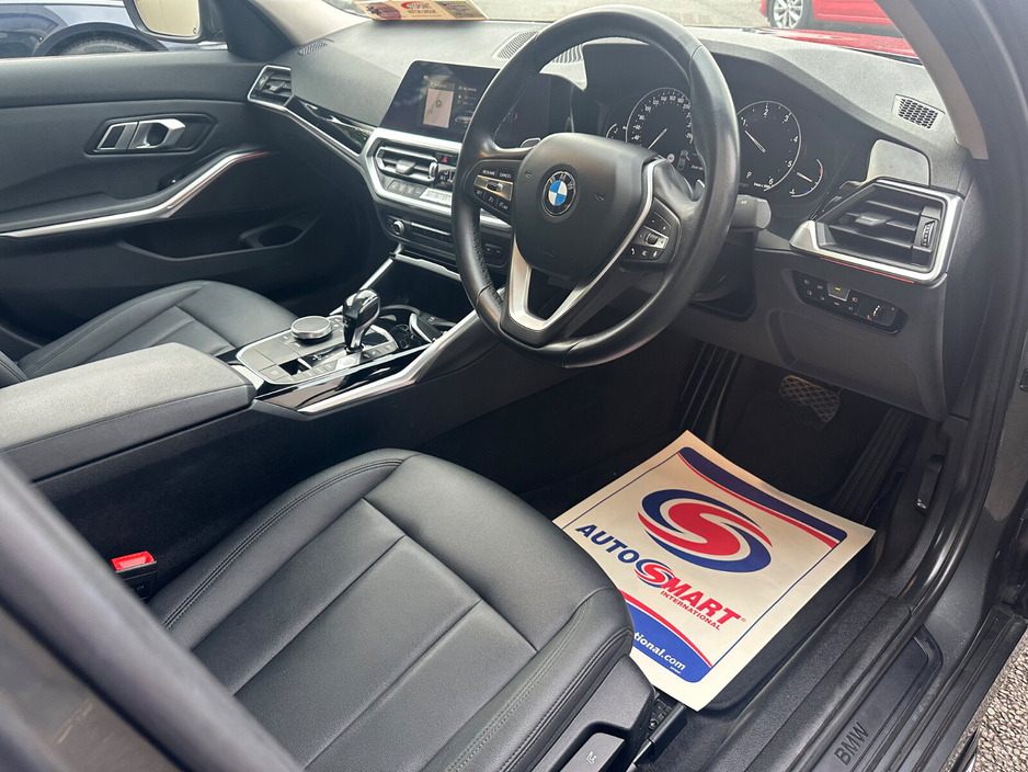 2019 BMW 3 Series - image 8