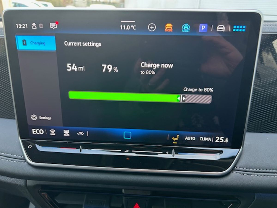 2025 Volkswagen Tiguan - image 15