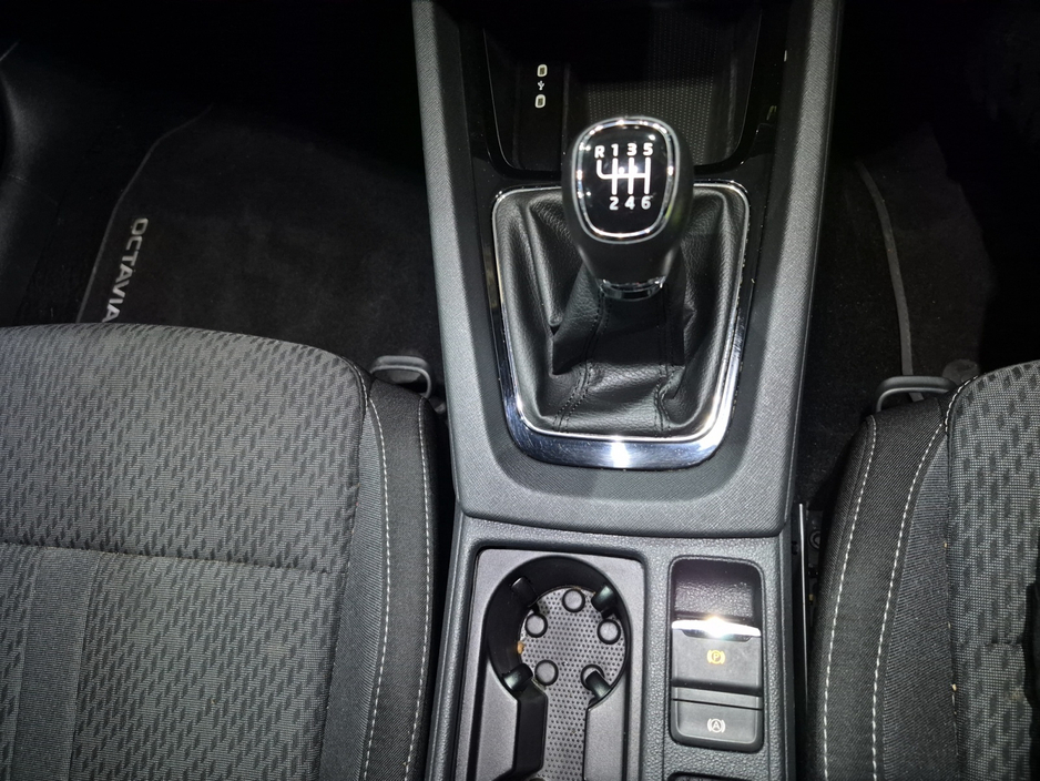 2024 Skoda Octavia - image 15