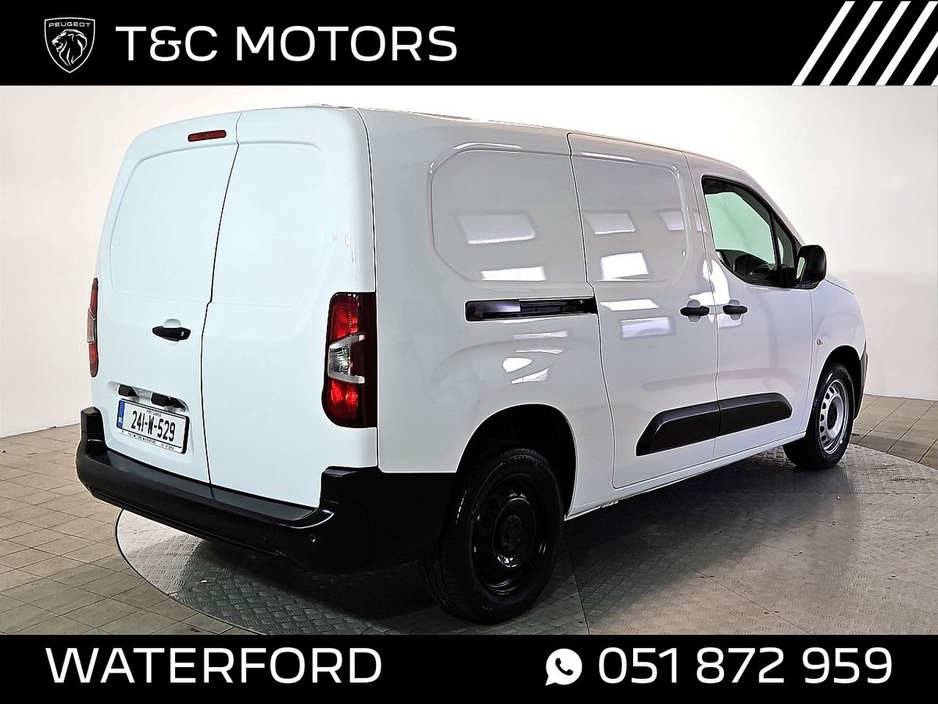 2024 Peugeot Partner - image 2