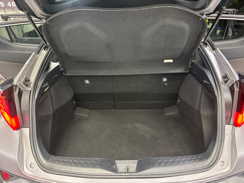 2022 Toyota C-HR - image 14