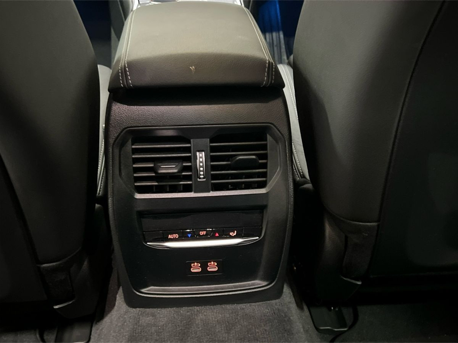 2025 BMW i4 - image 12