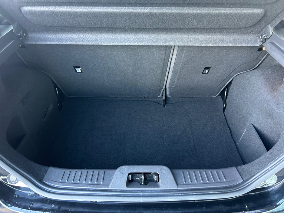 2015 Ford Fiesta - image 6