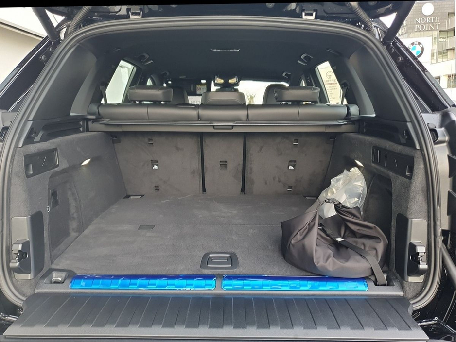 2026 BMW X5 - image 13