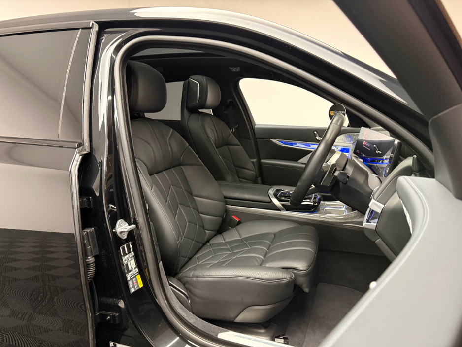 2024 BMW 7 Series 750E M SPORT XDRIVE SAPPHIRE BLACK €94,990