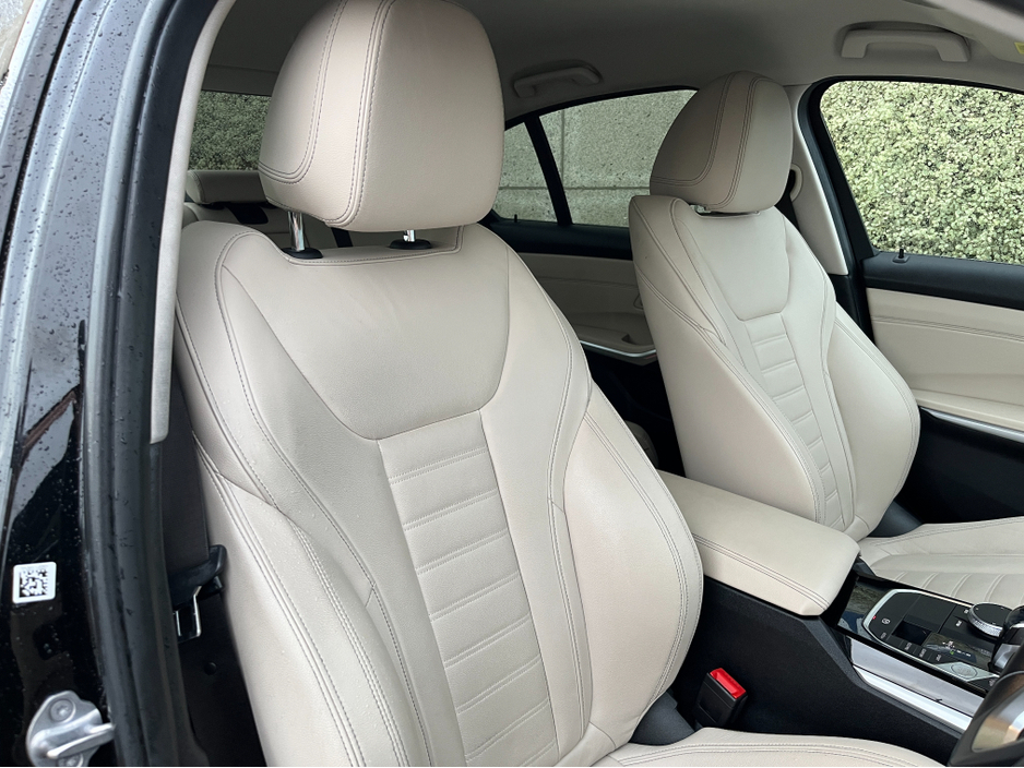 2019 BMW 3 Series 320D SPORT AUTOMATIC 2.0 DIESEL //REVERSE CAMERA//FULL LEATHER HEATED SEATS//CARPLAY// €26,950