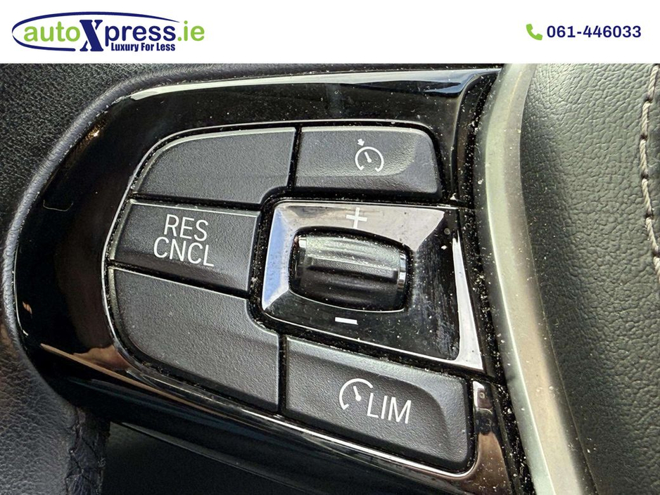 2018 BMW 5 Series - image 9