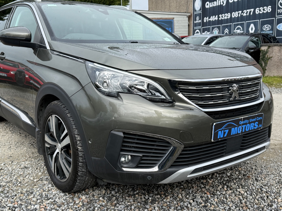 2018 Peugeot 5008 - image 10