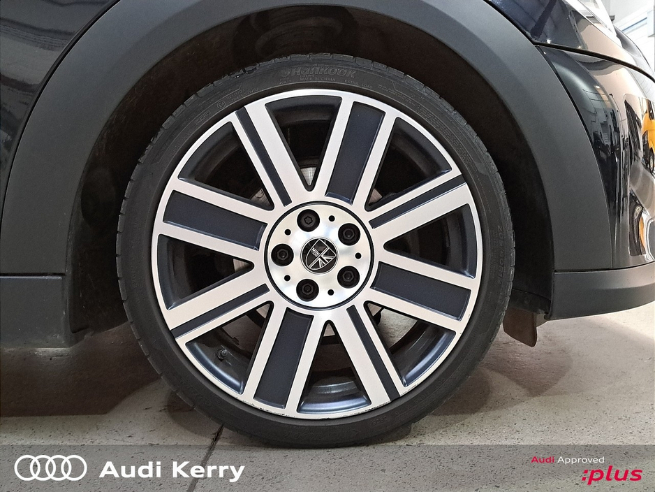 2022 MINI Cooper - image 9