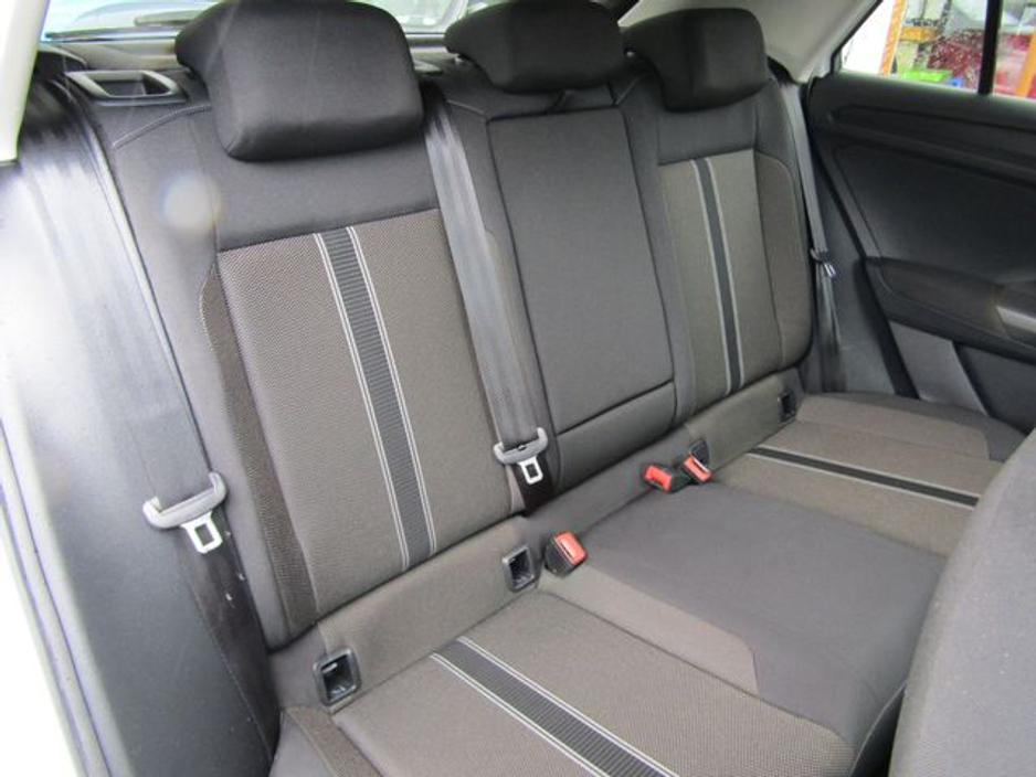 2019 Volkswagen T-Roc - image 19