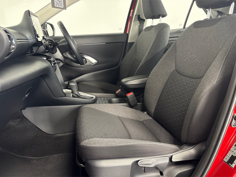 2023 Toyota Yaris CR LUNA**TOUCHSCREEN BLUETOOTH MEDIA**SEMI DIGITAL DASH**REVERSE CAMERA**PARKING SENSORS**MULTIFUNCTIONAL STEERING WHEEL**CRUISE CONTROL**KEYLESS START*8AUTO LIGHTS**AUTO WIPERS**ISOFIX** €26,795