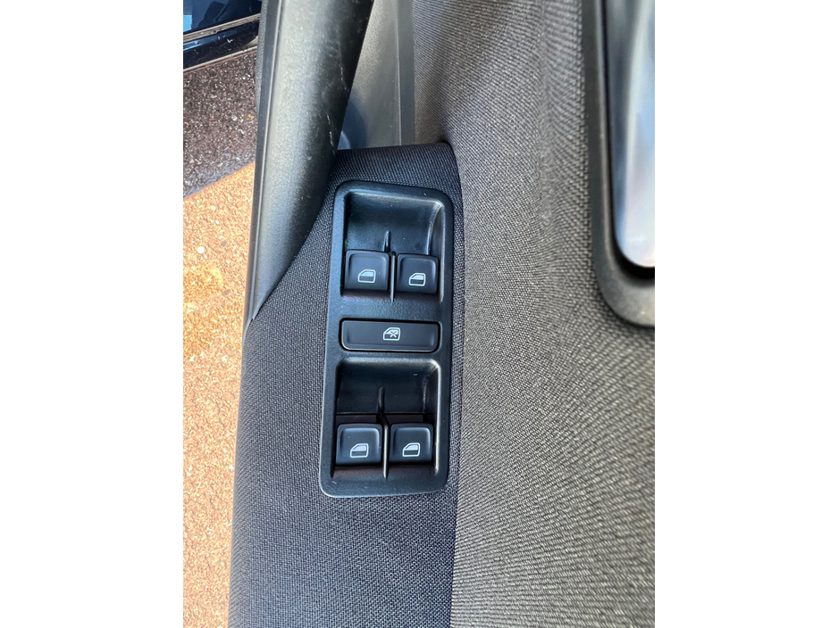 2016 Volkswagen Polo 1.2 TSI Automatic DSG high spec €13,495