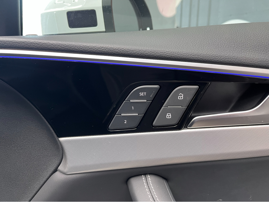 2024 Audi A4 2024 AUDI A4 40TDI QUATTRO ADVANCED 2.0 AUTOMATIC / CRUISE CONTROL / ELECTRIC MEMORY & HEATED SEATS / PADDLE SHIFTERS / APPLE CARPLAY / AMBIEN TLIGHTS