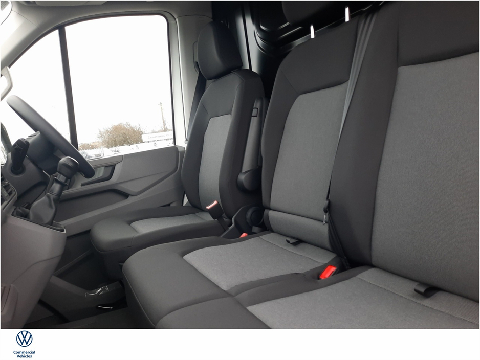 2025 Volkswagen Crafter - image 4