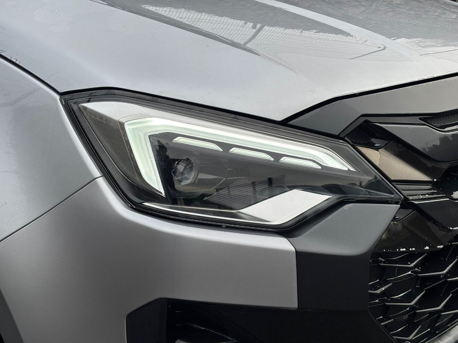 2025 Isuzu D-MAX V-CROSS AUTO DCB €49,789