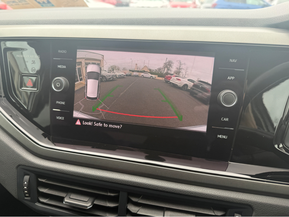 2018 Volkswagen Polo - image 13