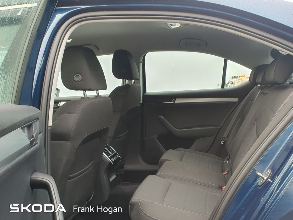 2018 Skoda Superb - image 7