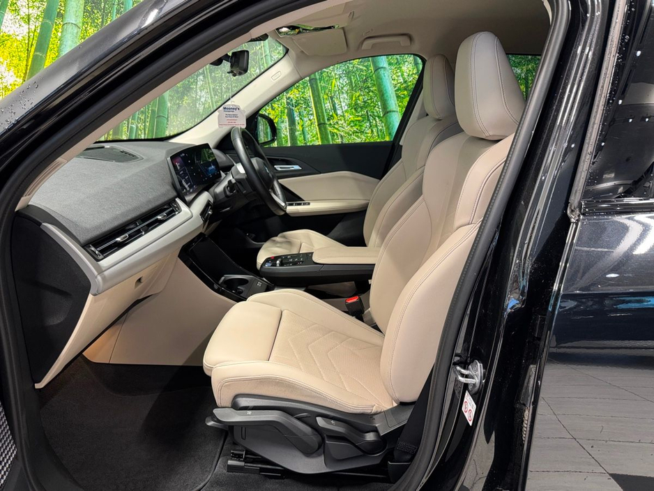 2024 BMW iX1 - image 12